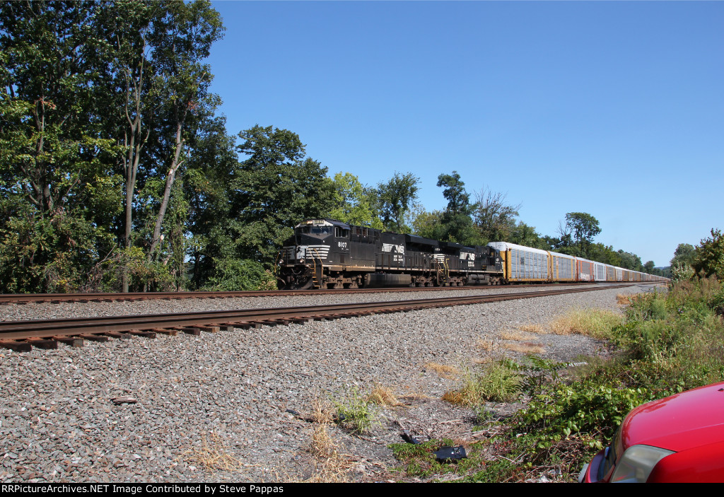 NS 8107 takes autoracks West